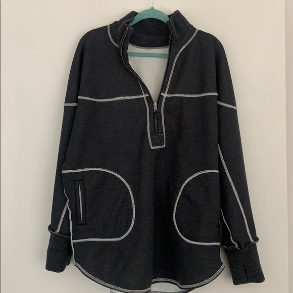 Mountain Dreaming Reversible- creamish w dark gray - Picture 3 of 5